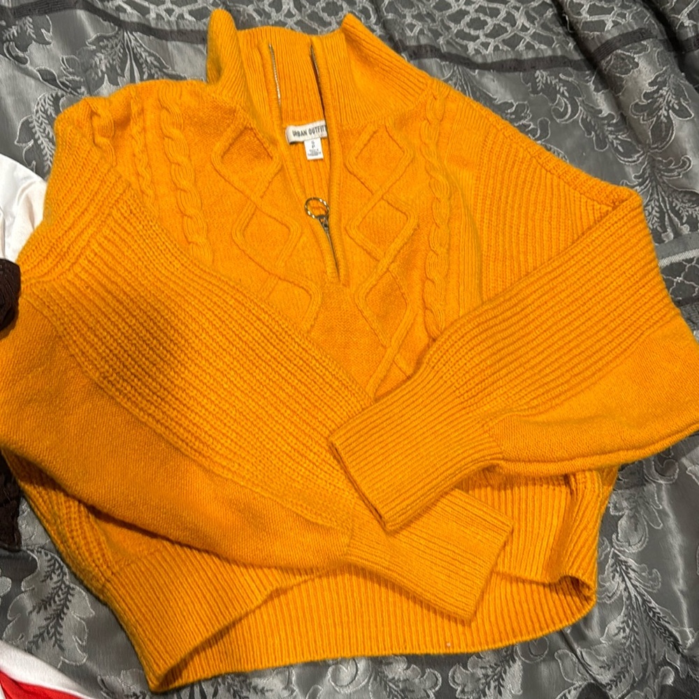 Urban outfit sweater, size small